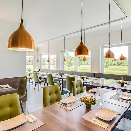 بيت شباب Greenhouse-sonnengolf Zsira